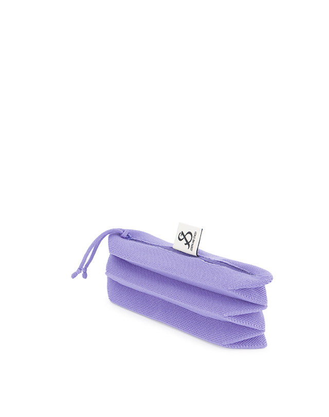 조셉앤스테이시 Lucky Pleats Pouch S Very Peri 착용컷