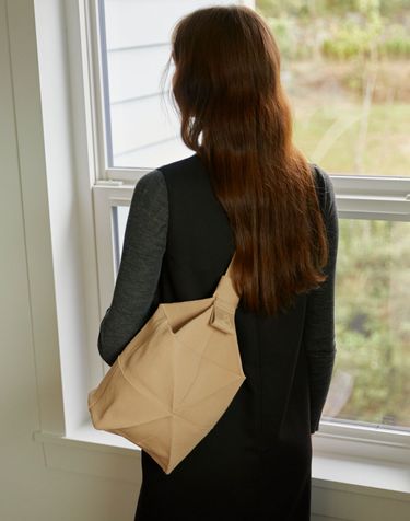 Lucky Pleats Knit Off City Bucket Sling (ALL)