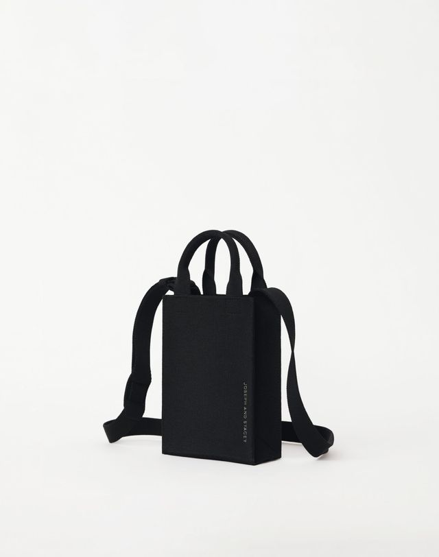 조셉앤스테이시 LPK Lattice Knit Cross Bag S Rich Black 착용컷