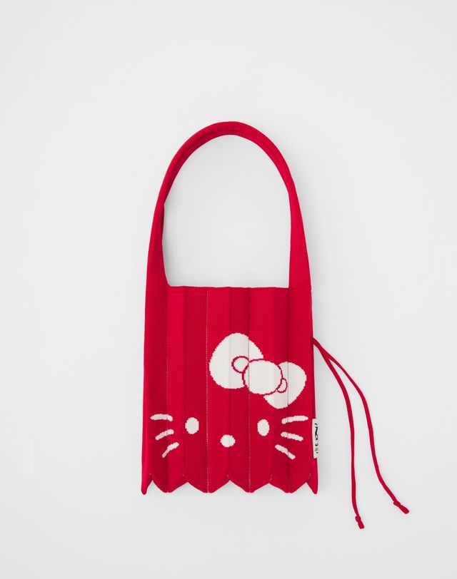 조셉앤스테이시 Lucky Pleats Knit S Hello Kitty Barbados Red 착용컷