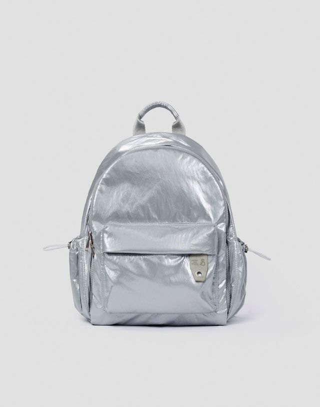 조셉앤스테이시 Daily Pocket Backpack S Sleek Silver 착용컷