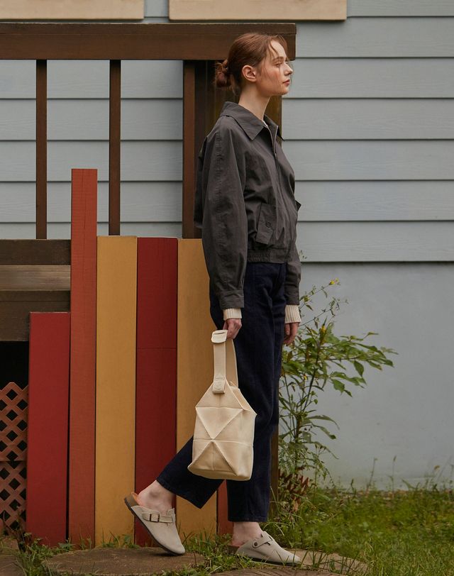 조셉앤스테이시 Lucky Pleats Knit Off City Bucket Sling (ALL) 착용컷