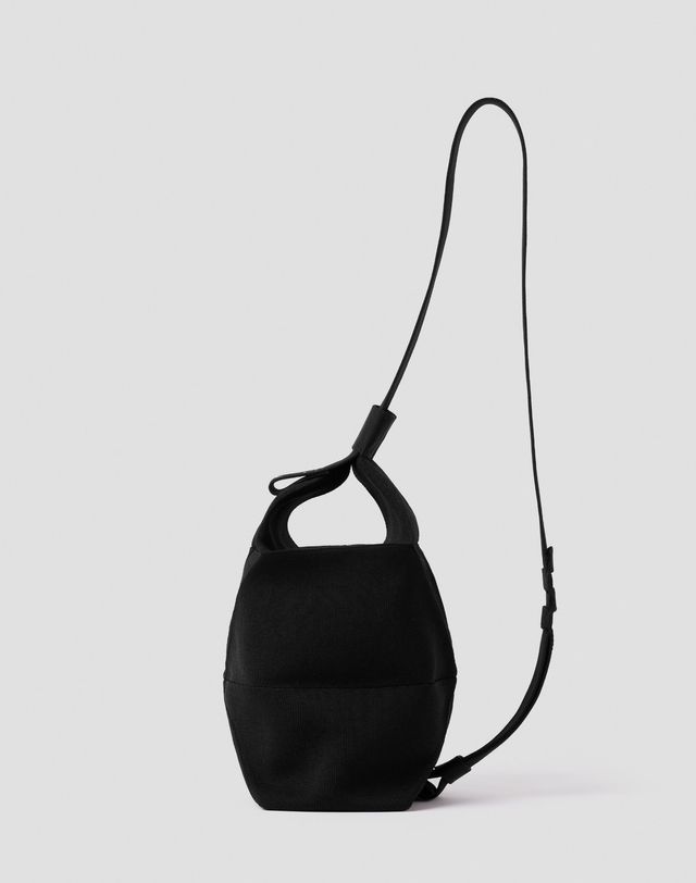 조셉앤스테이시 Lucky Pleats Knit Off City Bucket Sling (ALL) 착용컷