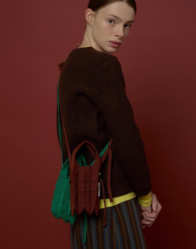 조셉앤스테이시 [25SS 뉴컬러] Lucky Pleats Knit Mini Cross Fiori (ALL) 착용컷