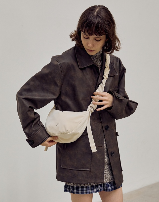 조셉앤스테이시 Daily Shirring Bag S_Haze (ALL) 착용컷