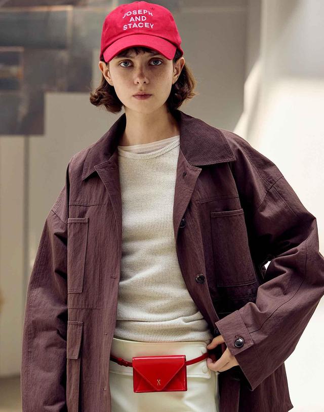 조셉앤스테이시 Easypass Amante Belt Bag Apple 착용컷