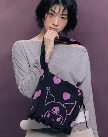 Lucky Pleats Knit Crossbody M Dot Kuromi (ALL)