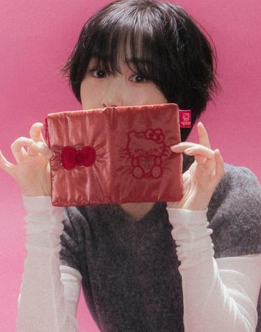 Sleek Travel Wallet Hello Kitty Red