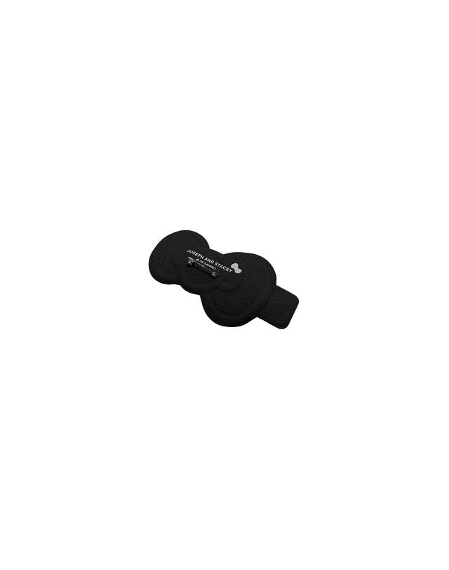 조셉앤스테이시 Lucky Hello Kitty Ribbon Embroidery Wappen Black 착용컷