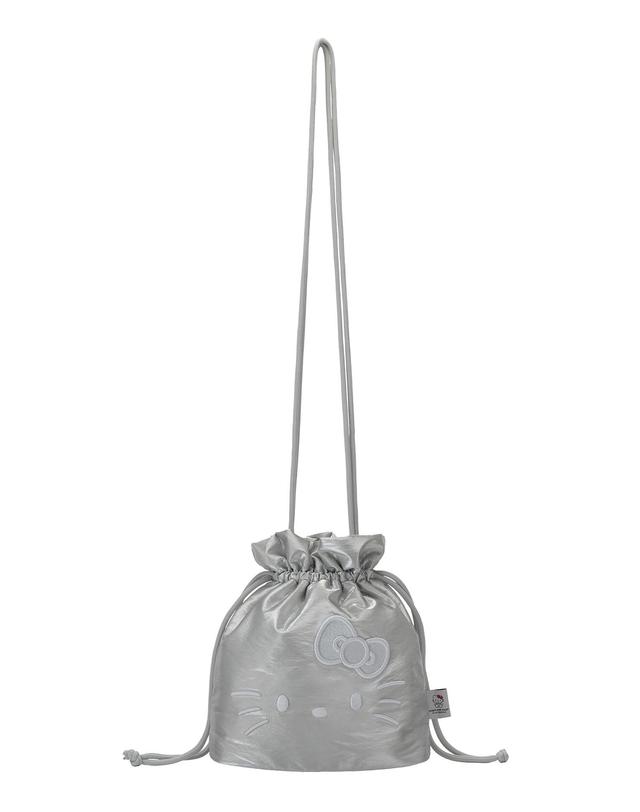 조셉앤스테이시 Drawstring Cross Hello Kitty Sleek Silver 착용컷
