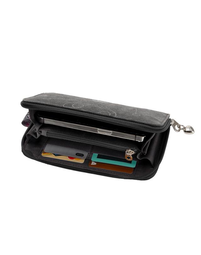 조셉앤스테이시 Denim Travel Cross Wallet Kuromi Washed Charcoal 착용컷