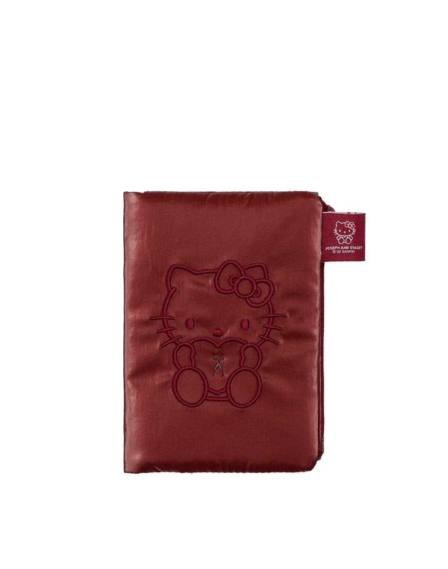 조셉앤스테이시 Sleek Travel Wallet Hello Kitty Red 착용컷