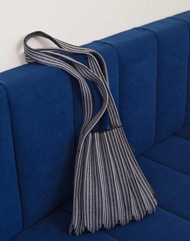 Lucky Pleats Knit Crossbody M Stripe (ALL)