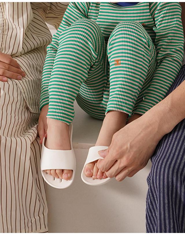 디어커스 누볼라 키즈 물빠짐 미끄럼방지 초경량 욕실화 슬리퍼 실내화 6컬러 착용컷