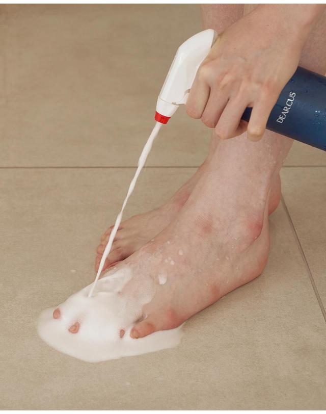 디어커스 데이필 쿨링 풋샴푸 풋케어 레시피 발냄새제거제 400ml 착용컷