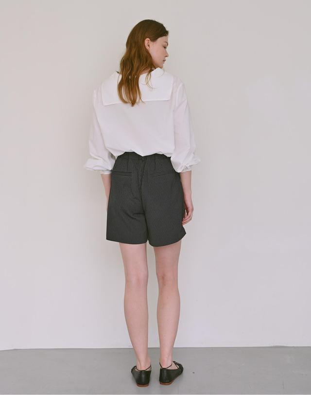 헨스 Striped short pants (navy) 착용컷