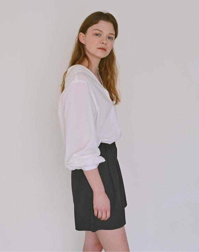 헨스 Striped short pants (navy) 착용컷