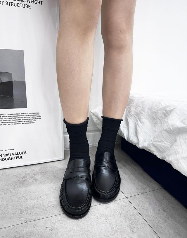 어썸듀 Ciao Loafer_ADS523_2.5cm 블랙 착용컷