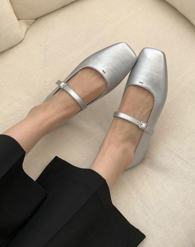 어썸듀 Quesera Flatshoes_ADM002 블랙 착용컷