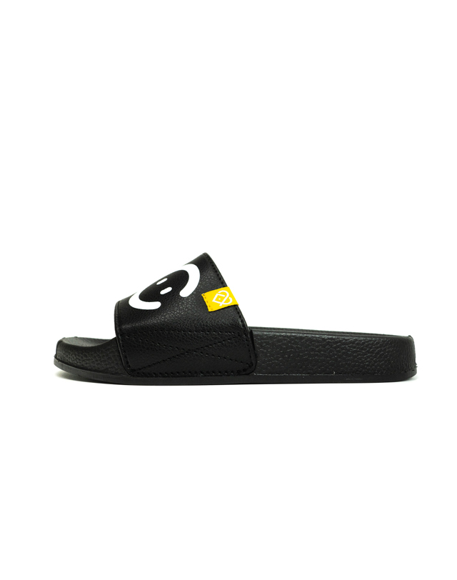 롬크 LOMC 롬크 키즈 여름 슬라이드 Meri White/Black 착용컷