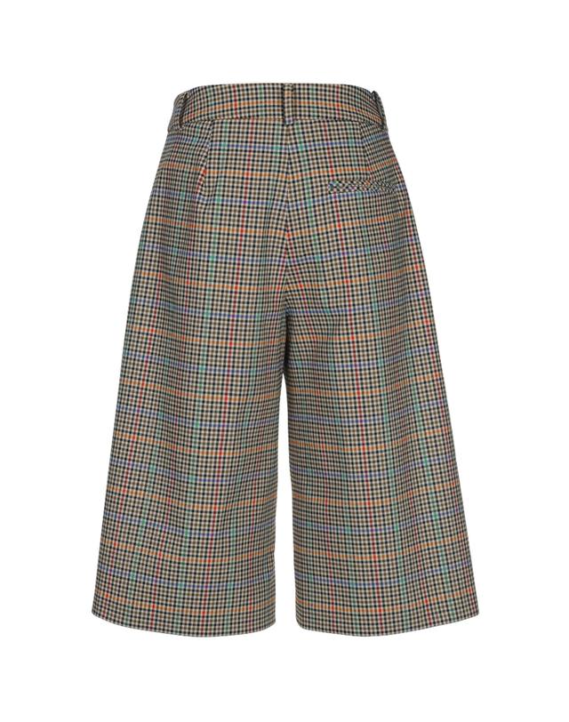 퓨처레트로 (UNISEX) CLASSIC CHECKOVER BERMUDAPANTS 카멜 착용컷