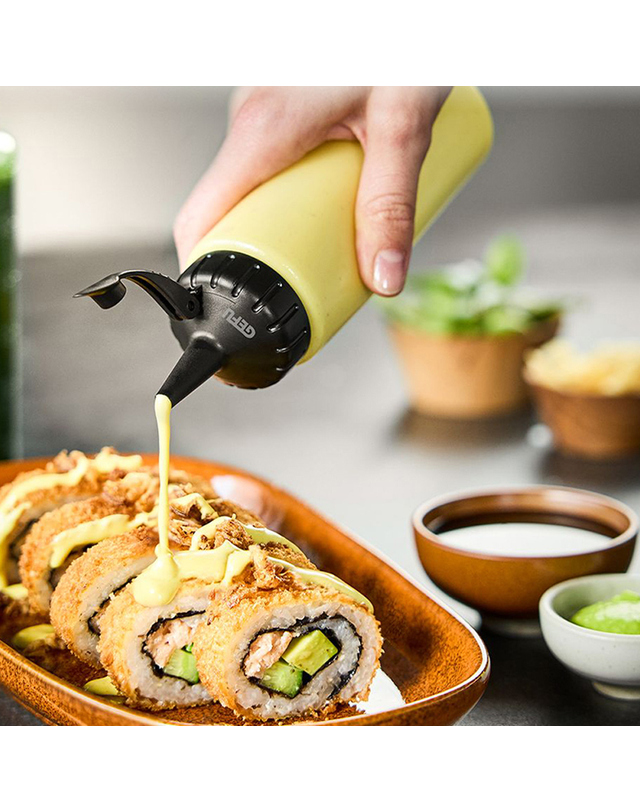 게푸 게푸 스퀴즈 보틀 FLEXI-FILL 350ml 착용컷