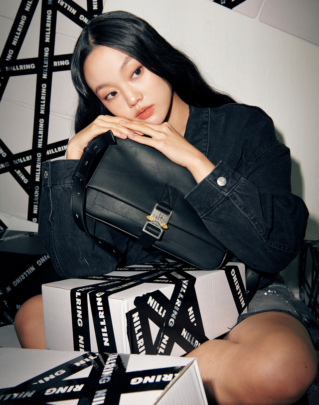 닐링 5PM30 Bag _ Black 블랙 착용컷