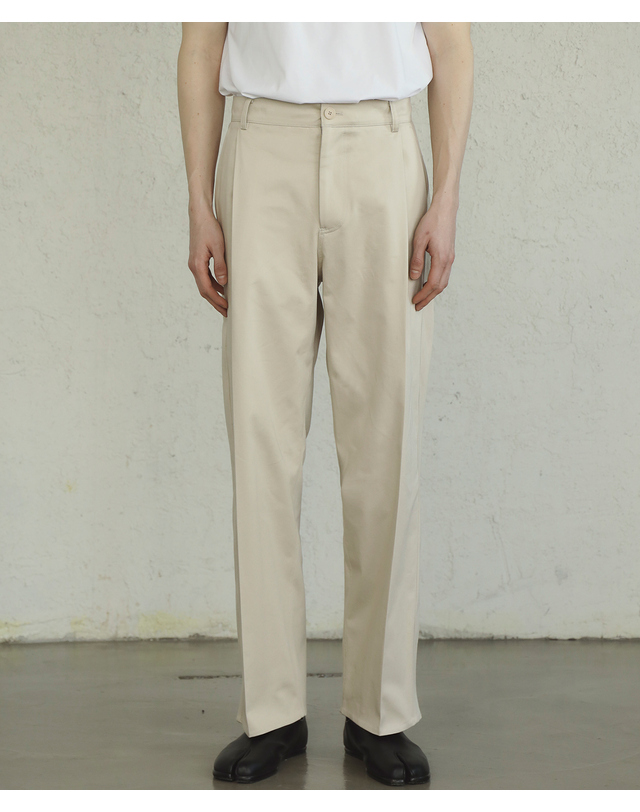 필시크 SIDE CUT BANDING CHINO PANTS (IVORY) 아이보리 착용컷