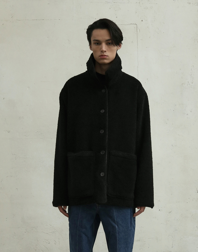 필시크 REVERSIBLE SHEARLING JACKET(BLACK) 블랙 착용컷