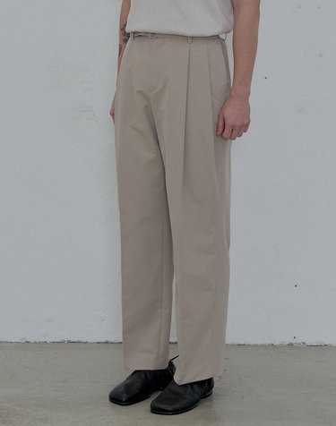 SOLOTEX BELTED TWO TUCK PANTS (Ivory)