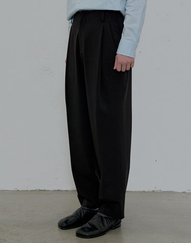 NO -OBI ONE TUCK PANTS (Black)