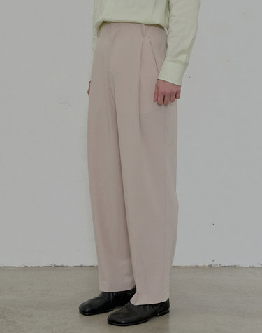 NO -OBI ONE TUCK PANTS (Ivory)