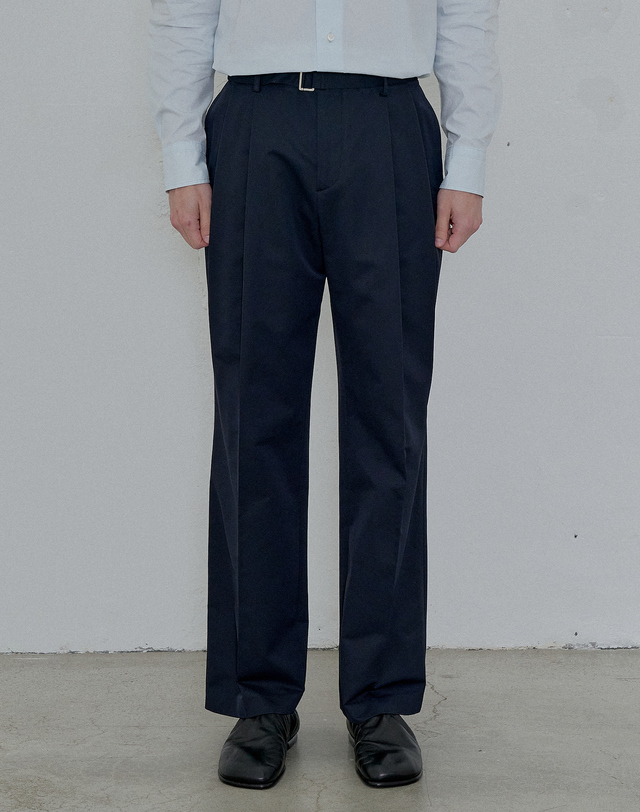 필시크 SOLOTEX BELTED TWO TUCK PANTS (Navy) 네이비 착용컷