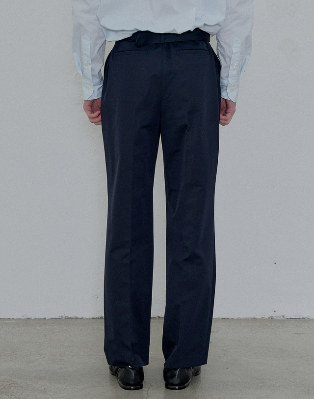 필시크 SOLOTEX BELTED TWO TUCK PANTS (Navy) 네이비 착용컷