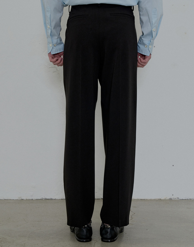 필시크 NO -OBI ONE TUCK PANTS (Black) 블랙 착용컷
