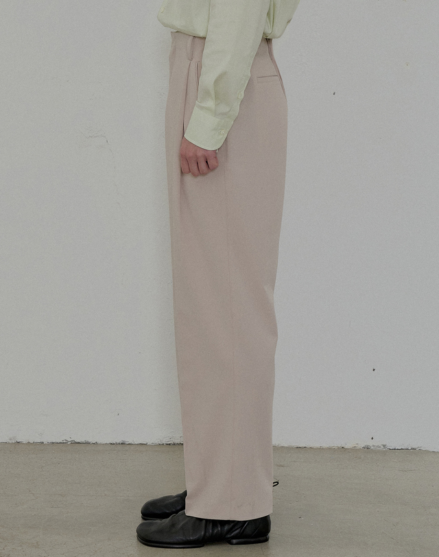 필시크 NO -OBI ONE TUCK PANTS (Ivory) 아이보리 착용컷