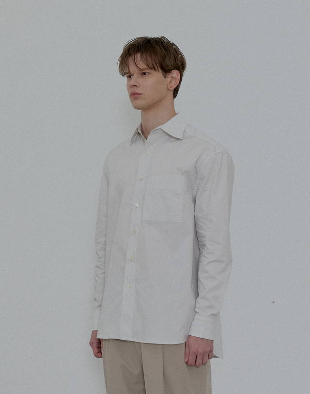 필시크 COMFORT SILHOUETTE SHIRTS (Light gray) 착용컷