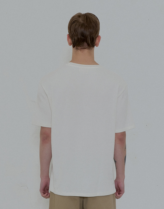 필시크 ORGANIC COTTON WAFFLE KNIT T-SHIRT (White) 화이트 착용컷