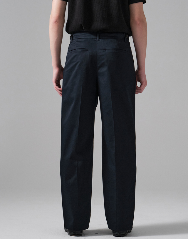 필시크 FORWARD TWO PLEATS PANTS (NAVY) 네이비 착용컷