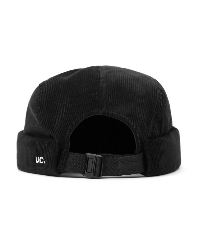 언더컨트롤 코듀로이 캠프 브림리스캡 MOLD CAP / CAMP / CD / BLACK 착용컷