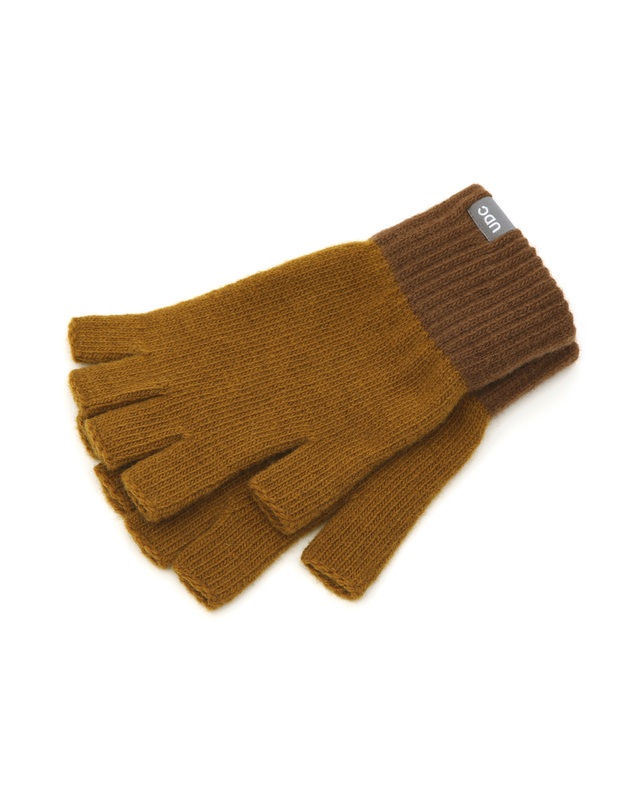 언더컨트롤 핑거리스 반장갑 FINGERLESS / UDC / MUSTARD BROWN MIX 착용컷