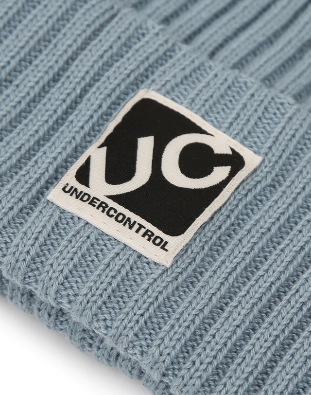 언더컨트롤 BEANIE / CROSS BOX LOGO / L SKY 착용컷