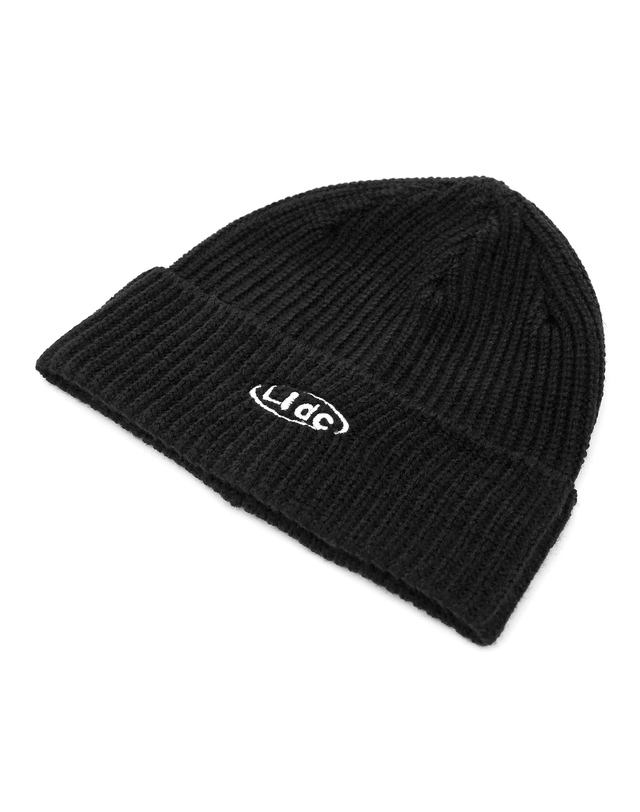 언더컨트롤 BEANIE / FLEX / LIQUID / BLACK 착용컷