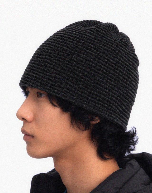 언더컨트롤 모노톤 스트라이프 와플 니트 방한 숏비니 NO CUFF THICK WINTER HAT / BRUSHED BLOCK / CHARCOAL BLACK 착용컷
