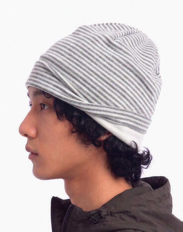 언더컨트롤 플리스 겨울 스트라이프 투톤 니트 두겹 비니 TENCEL MIX LONG WINTER HAT / DUAL COLOR / GREY MILK 착용컷