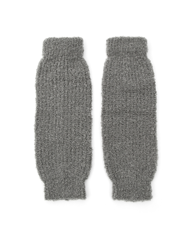 언더컨트롤 스튜디오 겨울 레그워머 LEG WARMER / MOHAIR BOUCLE / CHARCOAL 착용컷