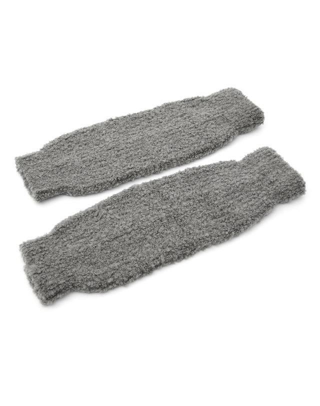 언더컨트롤 스튜디오 겨울 레그워머 LEG WARMER / MOHAIR BOUCLE / CHARCOAL 착용컷