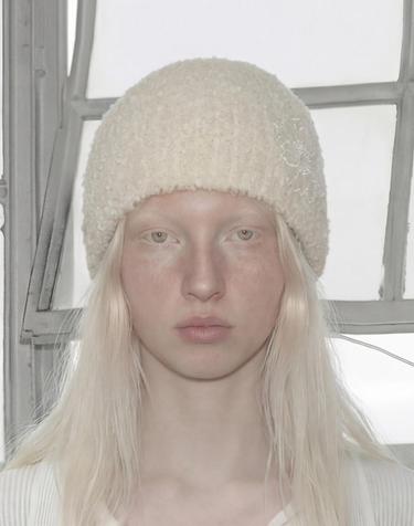 겨울 부클 비니 FLOWER SINGLE BEANIE / MOHAIR BOUCLE / CREAM