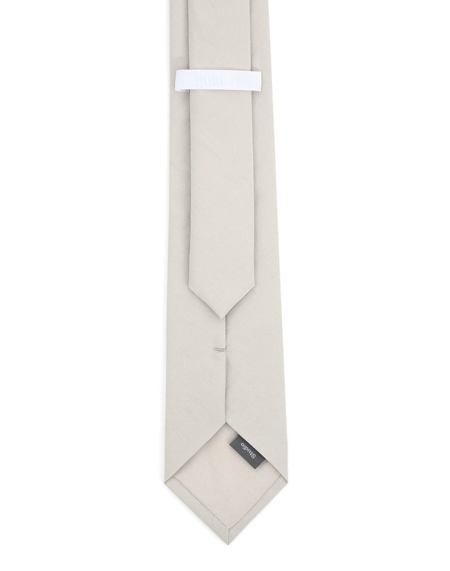 언더컨트롤 스튜디오 슬림핏 넥타이 SLIM NECK TIE / ROUGH LINEN / L GREY 착용컷