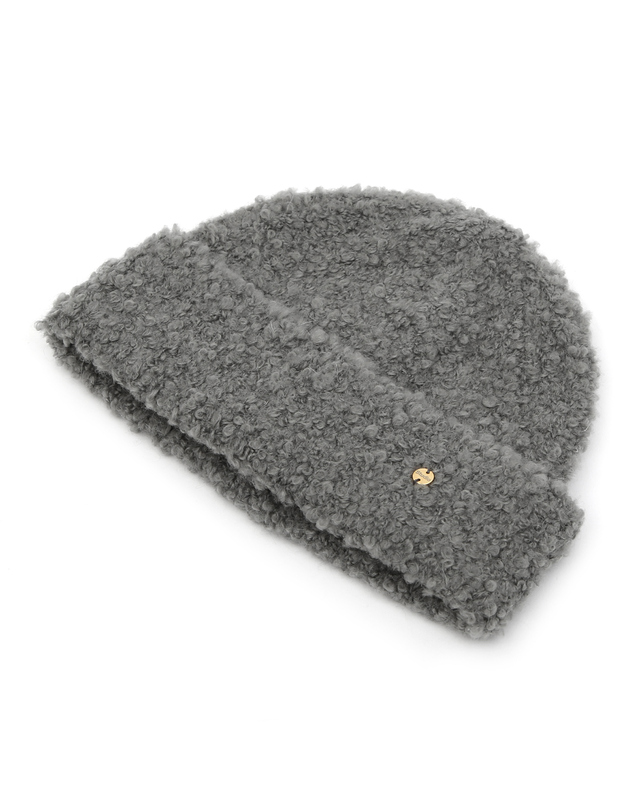 언더컨트롤 스튜디오 부클 겨울 비니 FLUFFY BEANIE / MOHAIR BOUCLE / CHARCOAL 착용컷